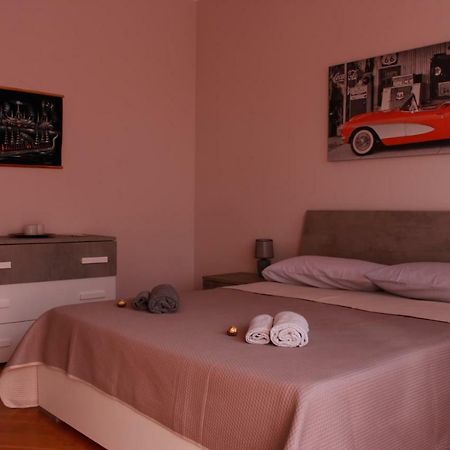 Giolitti Luxury Apartment Cuneo Bagian luar foto