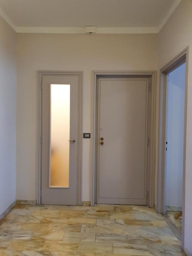 Giolitti Luxury Apartment Cuneo Bagian luar foto